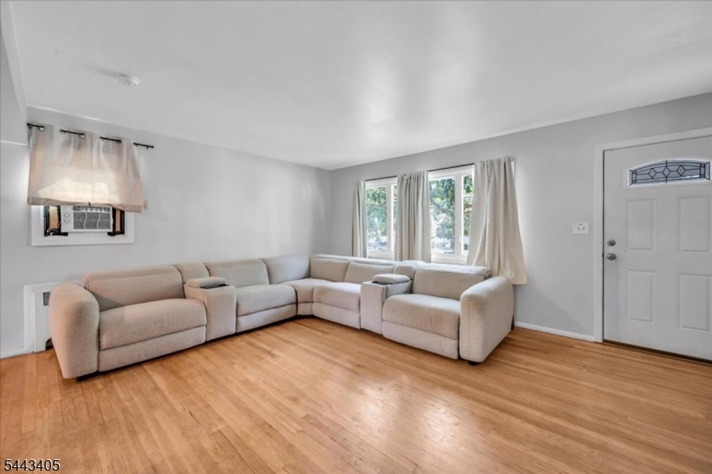 612 Betsy Ross Pl, Bound Brook Boro, NJ 08805 — photo 2