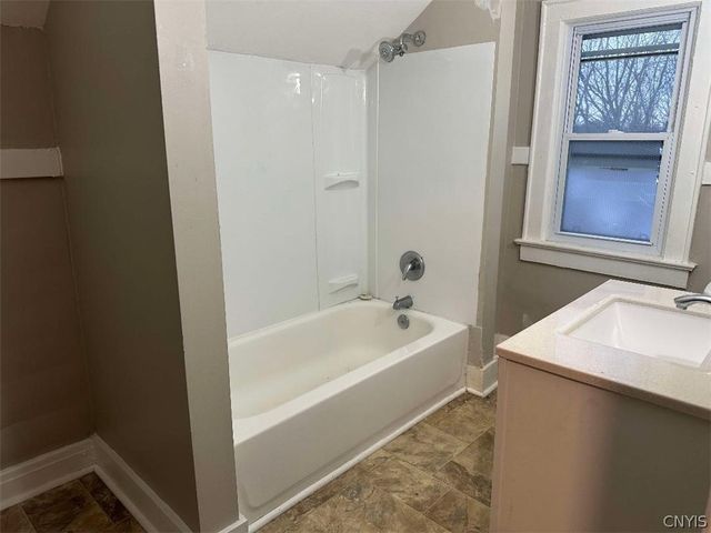 118 Champlin Drive, Syracuse, NY 13206
