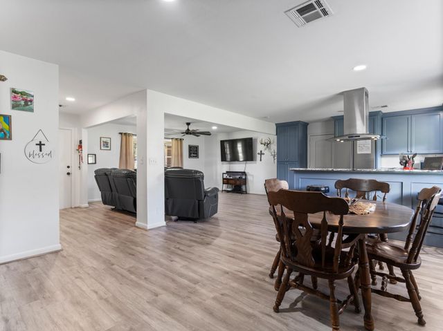 904 Avenue C, Sweeny, TX 77480