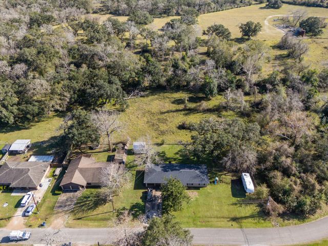 904 Avenue C, Sweeny, TX 77480