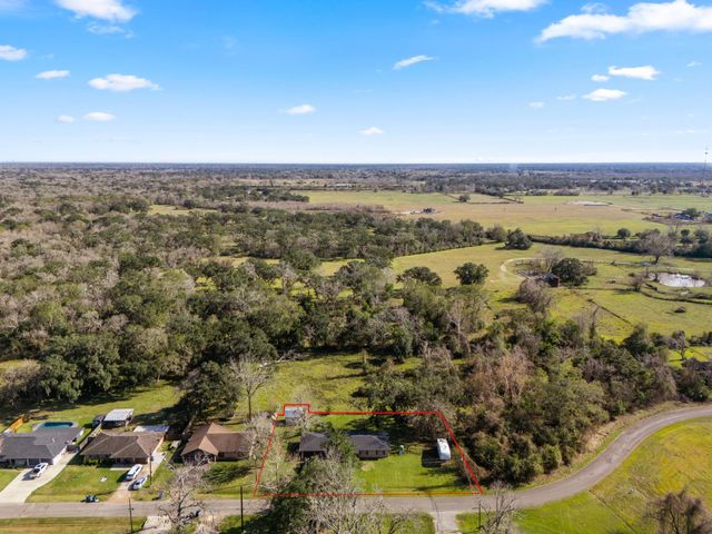 904 Avenue C, Sweeny, TX 77480