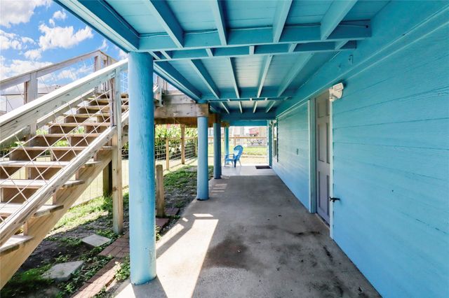 315 Coral Court, Surfside Beach, TX 77541