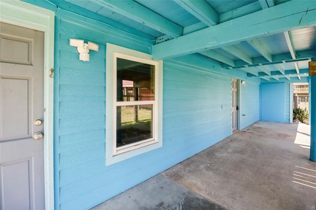 315 Coral Court, Surfside Beach, TX 77541