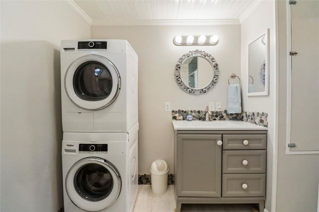 315 Coral Court, Surfside Beach, TX 77541