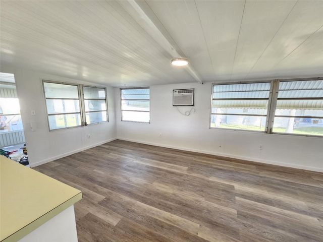 321 3RD STREET DRIVE W, Palmetto, FL 34221