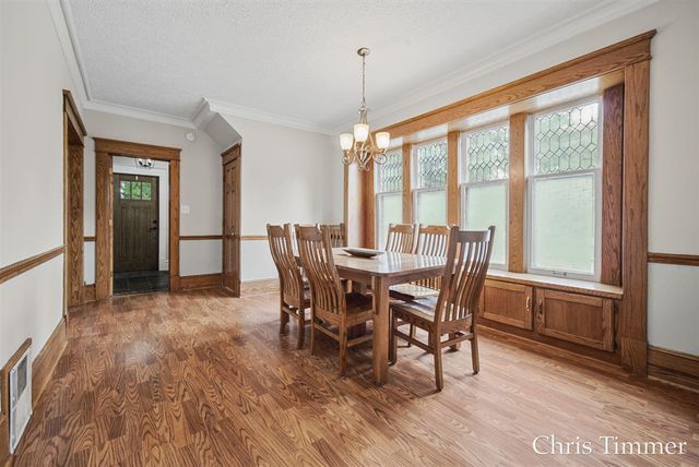 522 E Lincoln Avenue, Zeeland, MI 49464