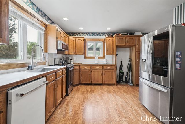 522 E Lincoln Avenue, Zeeland, MI 49464