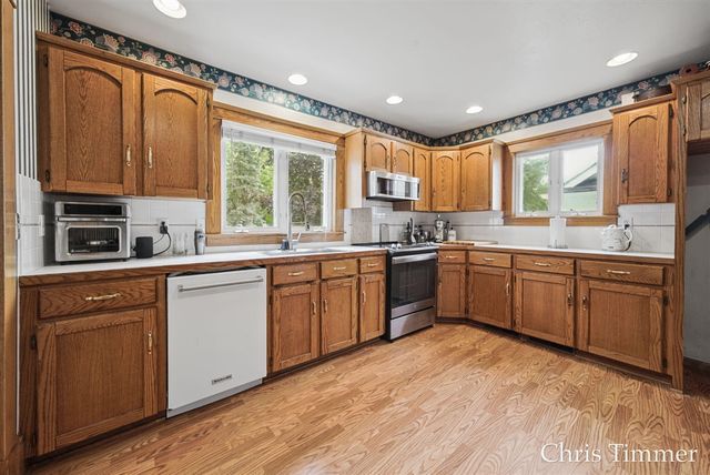 522 E Lincoln Avenue, Zeeland, MI 49464