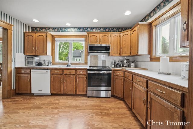 522 E Lincoln Avenue, Zeeland, MI 49464