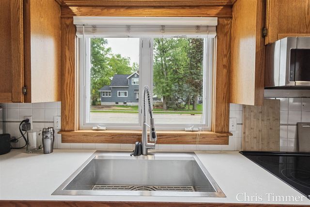 522 E Lincoln Avenue, Zeeland, MI 49464