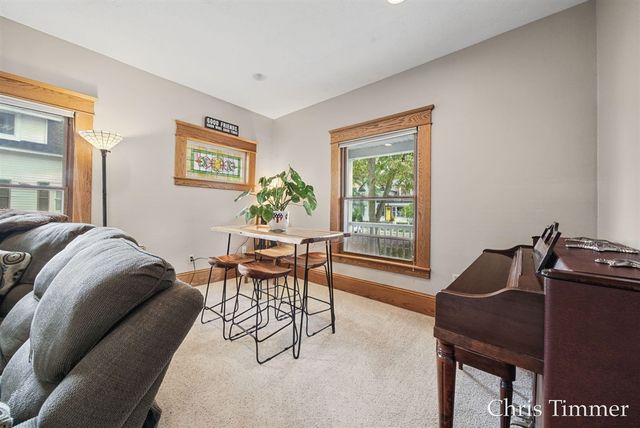 522 E Lincoln Avenue, Zeeland, MI 49464
