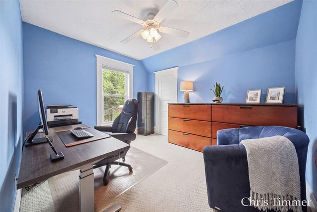 522 E Lincoln Avenue, Zeeland, MI 49464