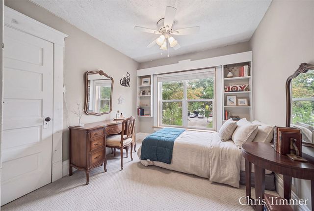 522 E Lincoln Avenue, Zeeland, MI 49464