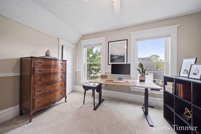 522 E Lincoln Avenue, Zeeland, MI 49464