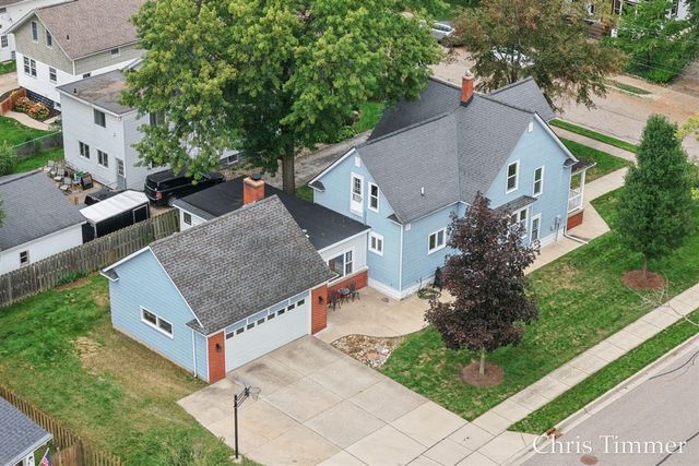 522 E Lincoln Avenue, Zeeland, MI 49464
