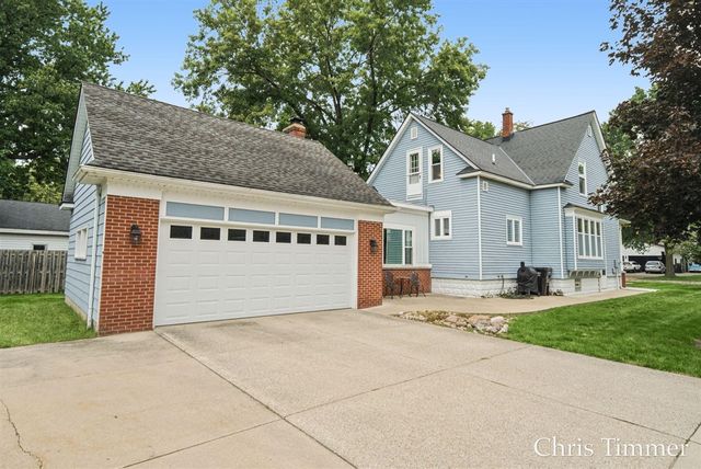 522 E Lincoln Avenue, Zeeland, MI 49464