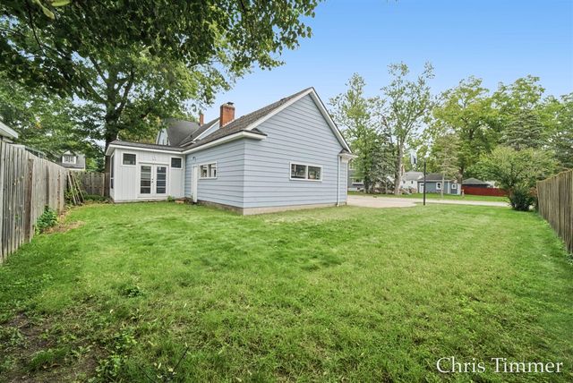 522 E Lincoln Avenue, Zeeland, MI 49464