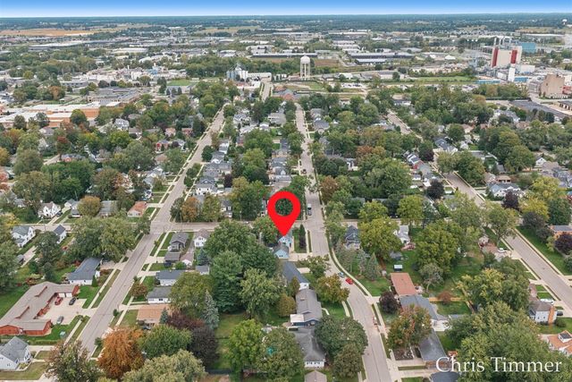 522 E Lincoln Avenue, Zeeland, MI 49464