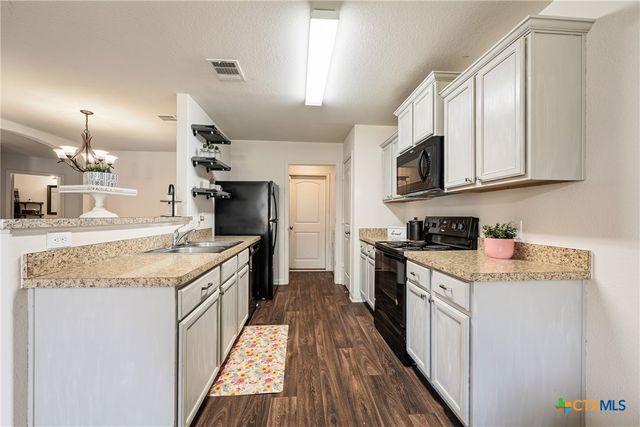 109 Proclamation Avenue, Liberty Hill, TX 78642