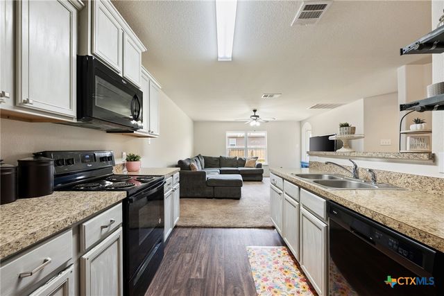 109 Proclamation Avenue, Liberty Hill, TX 78642