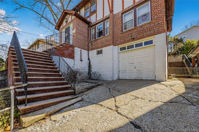 150 Rumsey Road, Yonkers, NY 10705