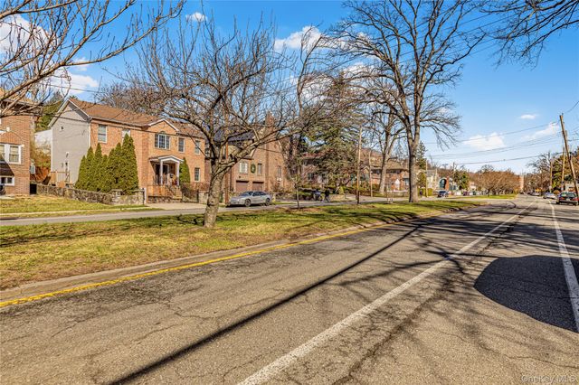 150 Rumsey Road, Yonkers, NY 10705