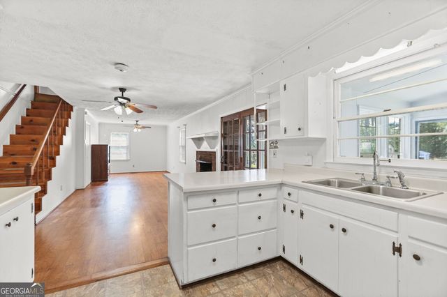 124 Melrose Drive, Lagrange, GA 30241