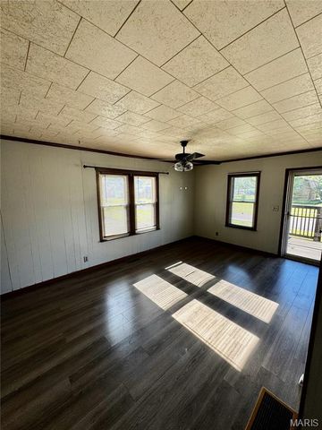 533 W Harris Avenue, Greenville, IL 62246