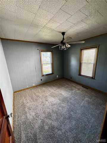 533 W Harris Avenue, Greenville, IL 62246