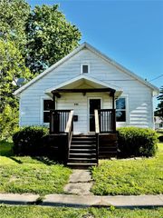 533 W Harris Avenue, Greenville, IL 62246