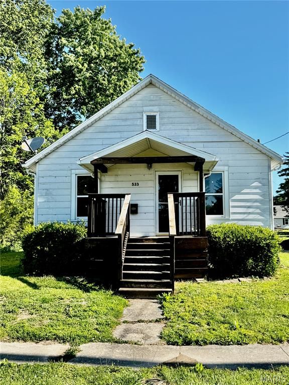 533 W Harris Avenue, Greenville, IL 62246
