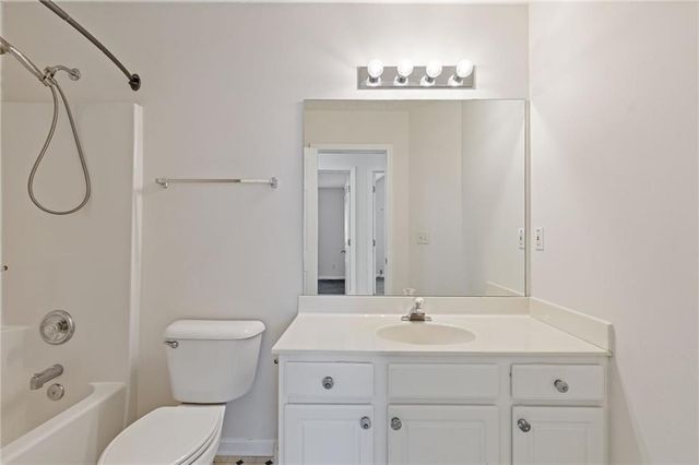 1102 Noble Oak Court, Lawrenceville, GA 30046