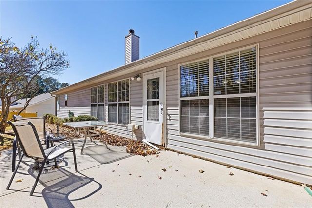 1102 Noble Oak Court, Lawrenceville, GA 30046