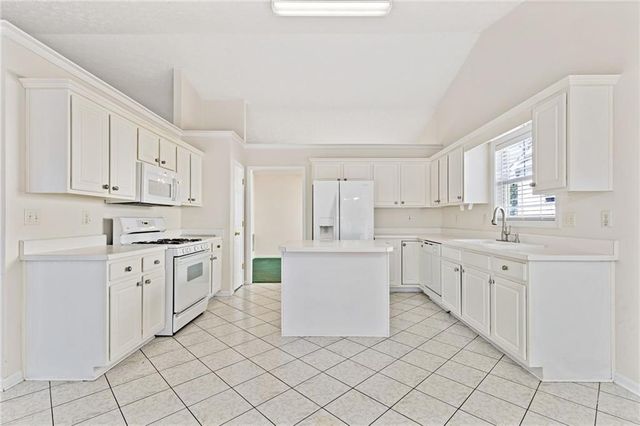 1102 Noble Oak Court, Lawrenceville, GA 30046