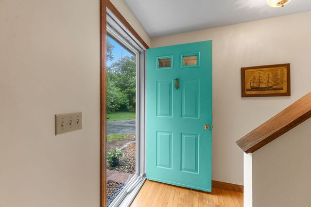 4 Carver Dr, Sandwich, MA 02563