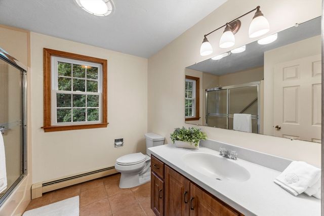 4 Carver Dr, Sandwich, MA 02563