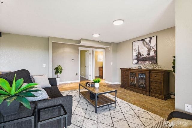 34216 136th Avenue SE, Auburn, WA 98092