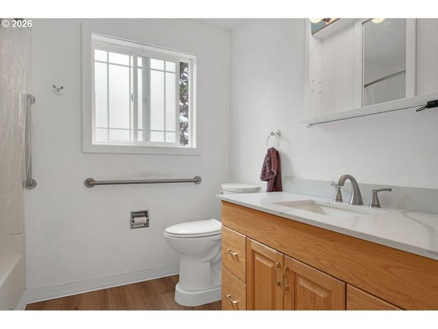 2301 COMPTON St, Eugene, OR 97404