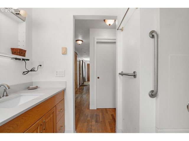 2301 COMPTON St, Eugene, OR 97404