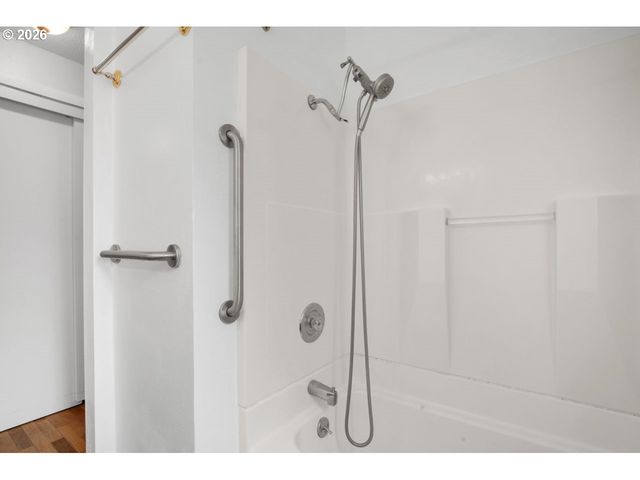 2301 COMPTON St, Eugene, OR 97404