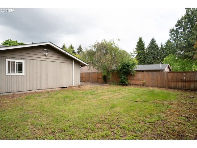 2301 COMPTON St, Eugene, OR 97404