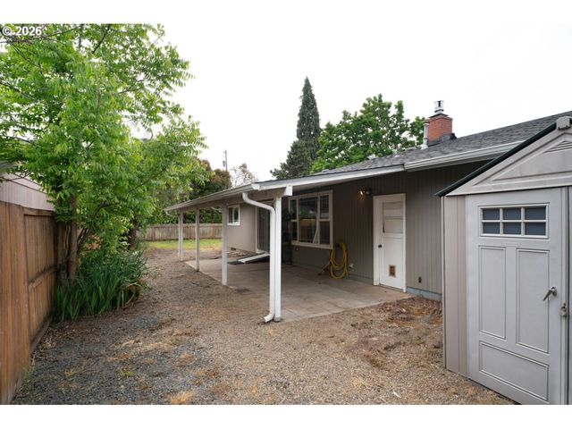2301 COMPTON St, Eugene, OR 97404