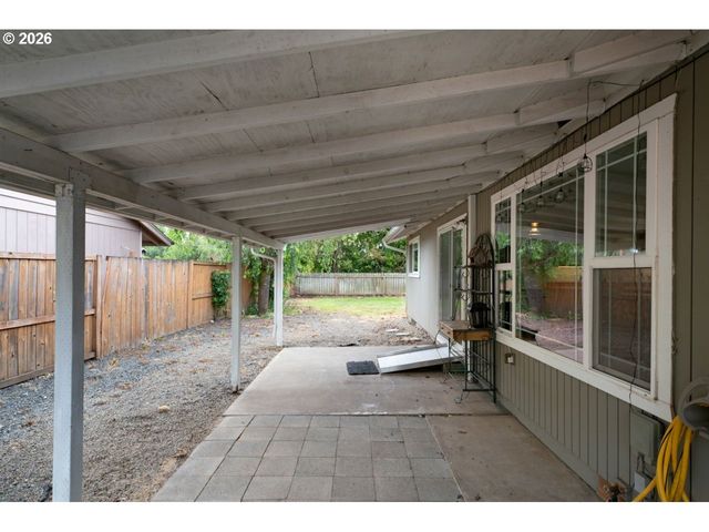 2301 COMPTON St, Eugene, OR 97404