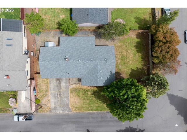 2301 COMPTON St, Eugene, OR 97404