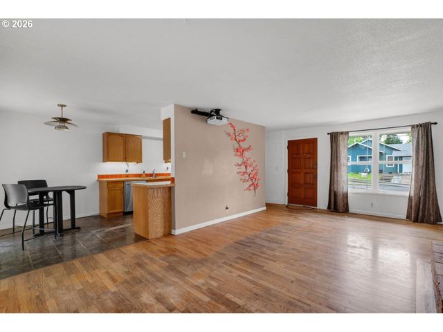 2301 COMPTON St, Eugene, OR 97404
