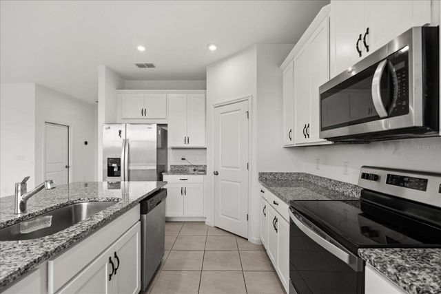 1051 LAKESHORE BREEZE PLACE, Kissimmee, FL 34747