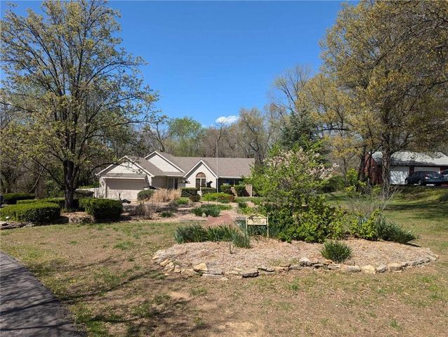 1203 E Quincy Street, Pittsburg, KS 66762