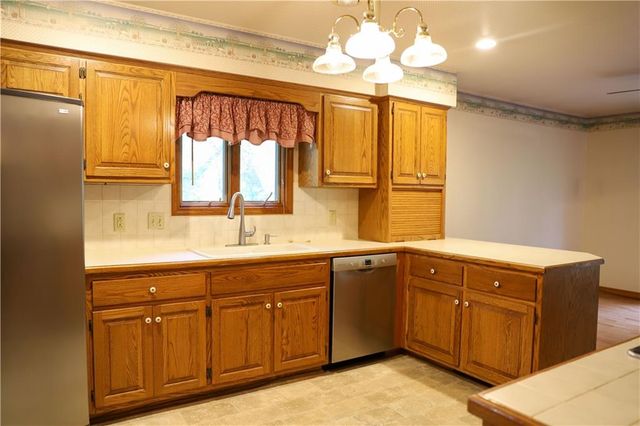 1203 E Quincy Street, Pittsburg, KS 66762