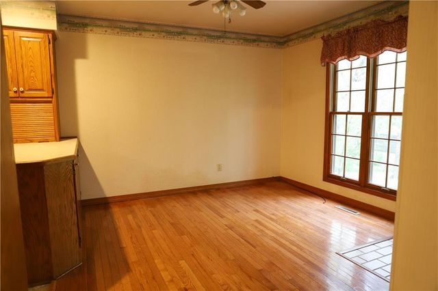 1203 E Quincy Street, Pittsburg, KS 66762