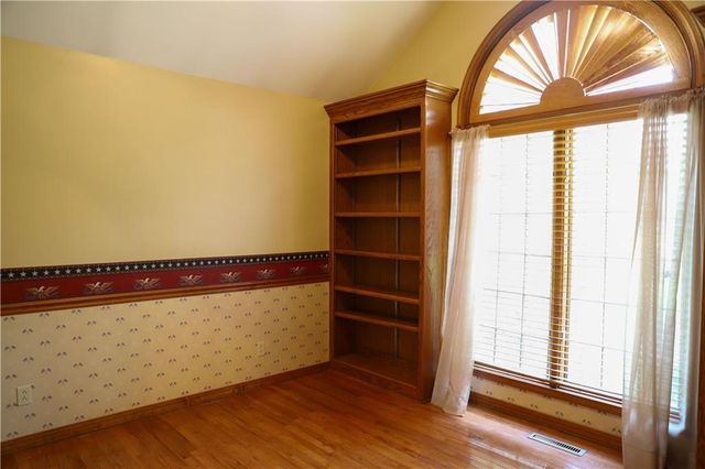 1203 E Quincy Street, Pittsburg, KS 66762